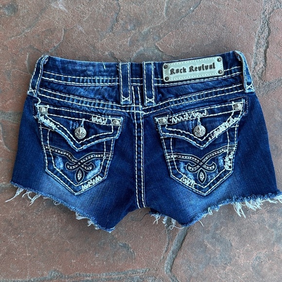 Rock Revival Elaina Frayed Denim Rhinestone Cutoff Shorts Women Size 26 Casual - Picture 7 of 7